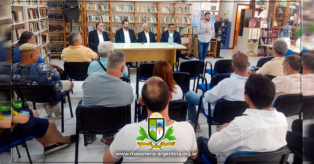 Biblioteca Municipal de Miramar se llevó a cabo una conferencia sobre "Masonería y Sociedad"