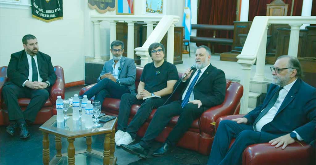 Lee más sobre el artículo Charla del filósofo Tomas Balmaceda | “Volver a pensar la muerte”